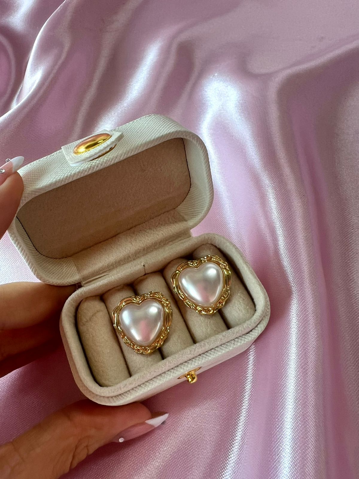 Aretes Corazon Blanco